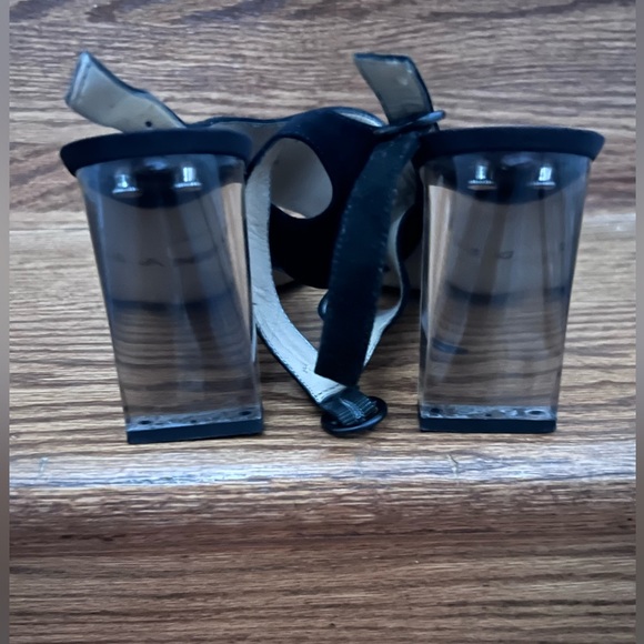 DKNY Heels - Picture 4 of 4